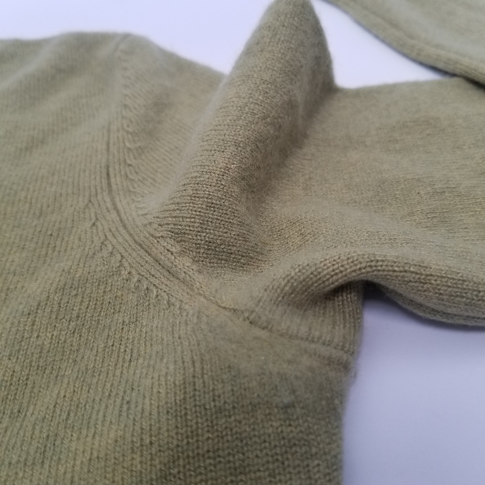 Cashmere Sweater - Chartreuse Pea Green V Neck - S - Picture 6 of 8
